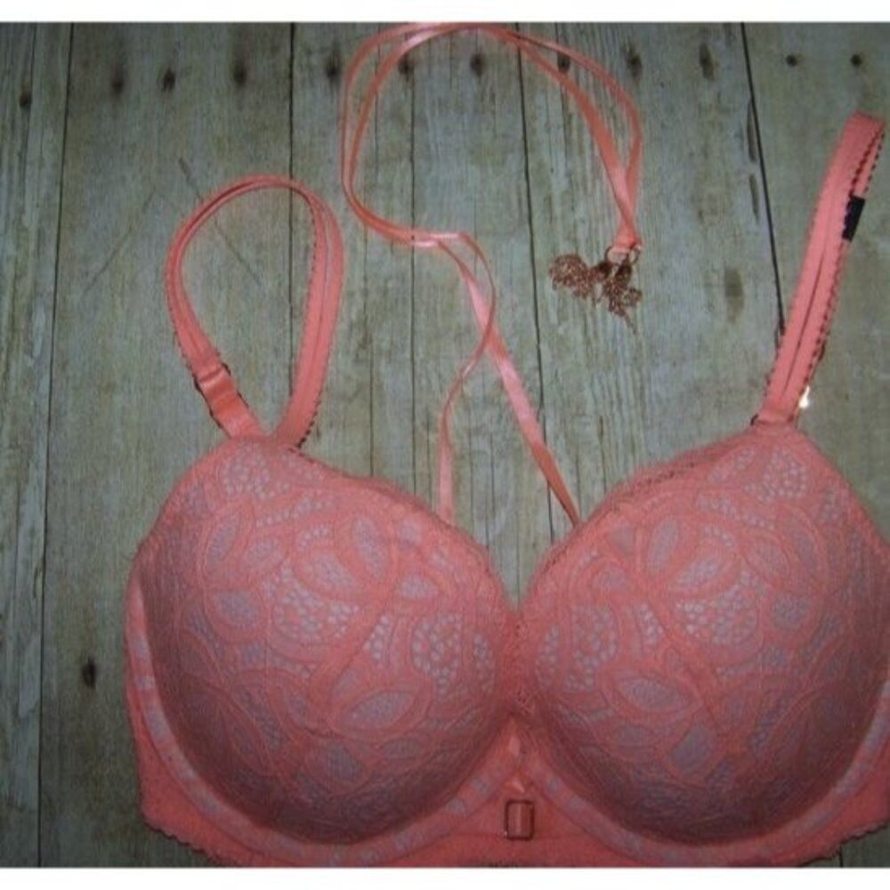 Victoria's Secret Very Sexy Push Up Bra NWT 32DD Coral Lace